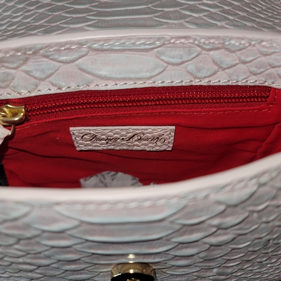 ⭐Last one⭐ Dooney & Bourke saddle flap crossbody - Picture 7 of 9